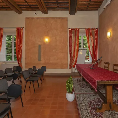 Casa Diocesana Di * לוקה