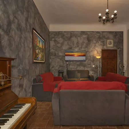 Casa Diocesana Di לוקה