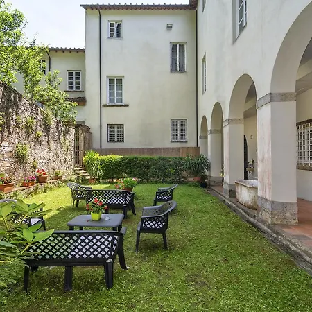 Casa Diocesana Di * לוקה